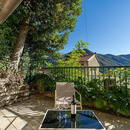 Lakefront With Breathtaking Views * Moltrasio
