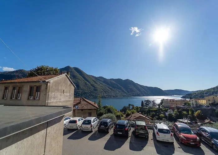 Lakefront With Breathtaking Views