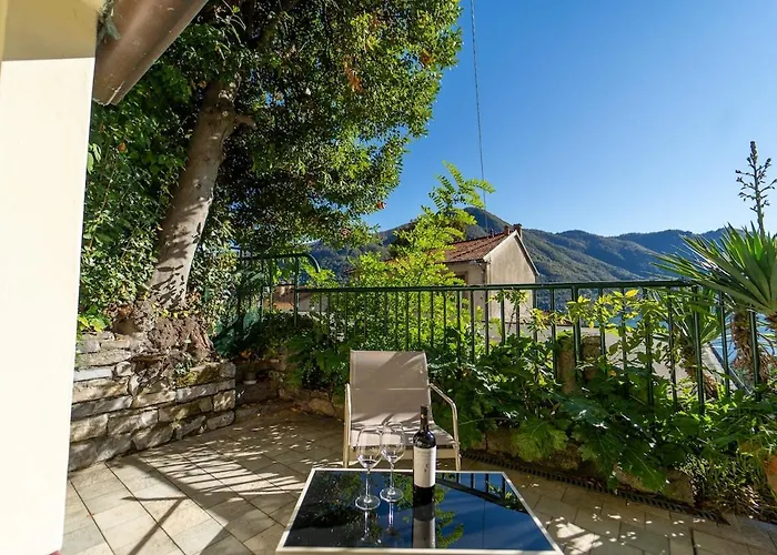 Lakefront With Breathtaking Views * Moltrasio