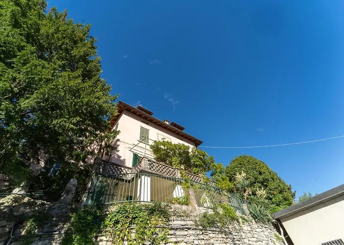 Lakefront With Breathtaking Views Apartmán