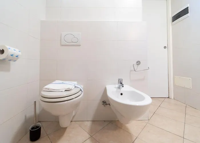 Lakefront With Breathtaking Views