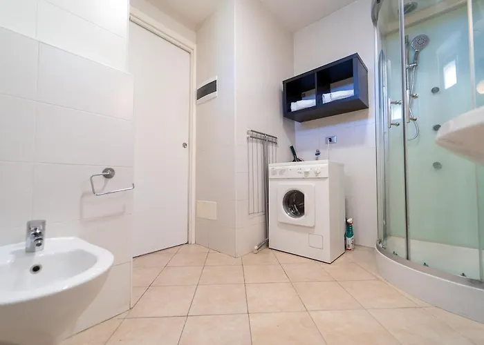 Lakefront With Breathtaking Views Apartmán *