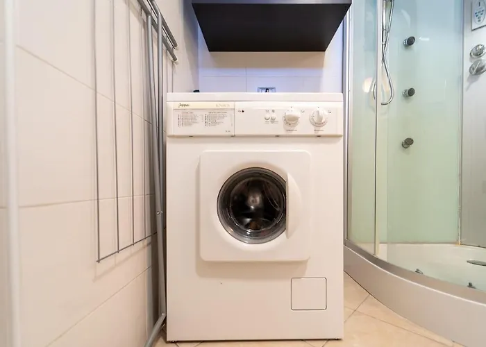 Lakefront With Breathtaking Views