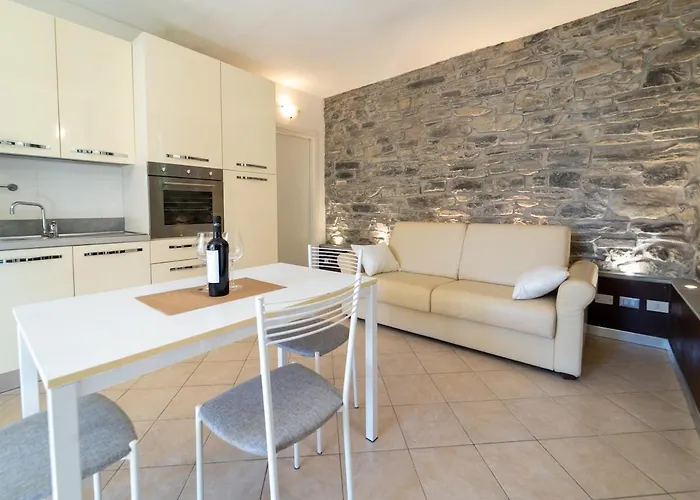 Lakefront With Breathtaking Views Apartament